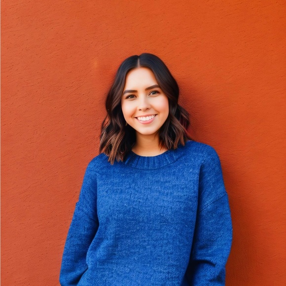 Meet Your Posher, Hayley! - Picture 1 of 4